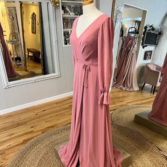 Sorella Vita Formal Gown - Picture 4 of 5